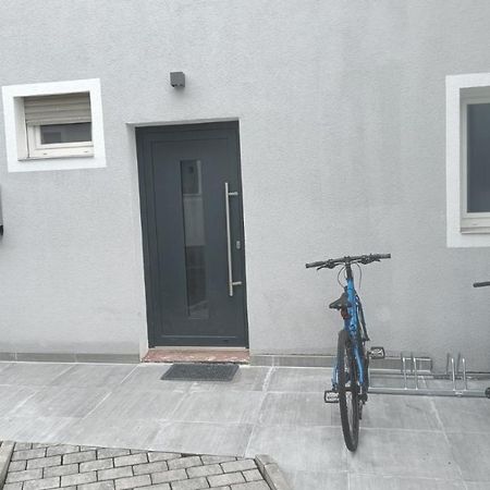 Apartments & Moeblierte Zimmer In Kahl Am Main, Kontaktloser Self Check-In, W-Lan, Schreibtisch, Duschbad, Kuechenzeile, Pkw-Plaetze Экстерьер фото